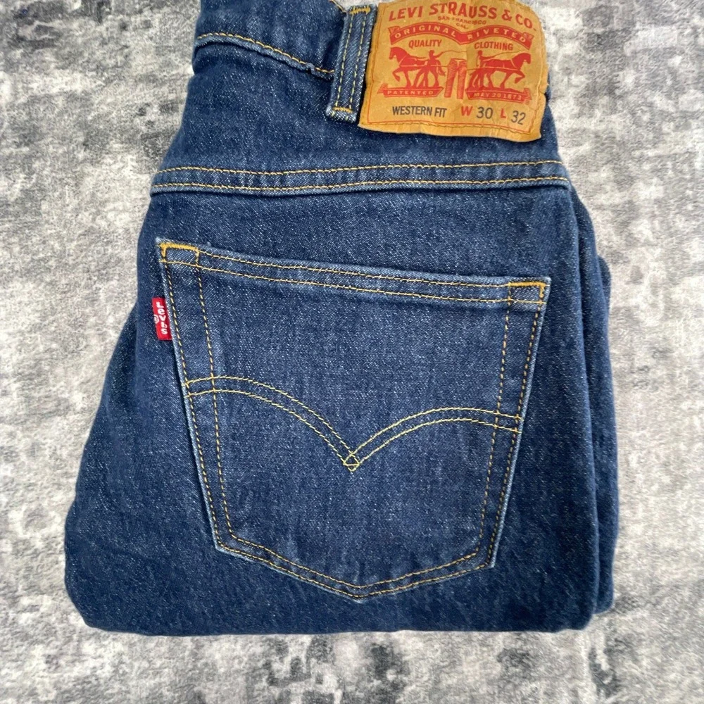 Levi Western Fit Mens 30x32 Straight Leg Blue Denim Jeans Strong Cotton Workwear